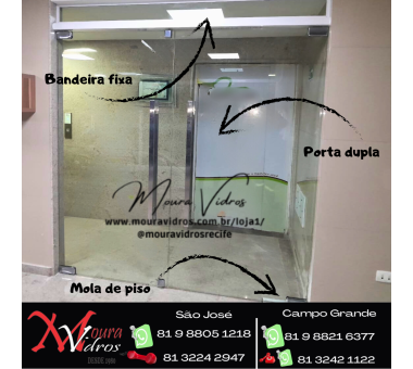 Porta dupla com bandeira fixa